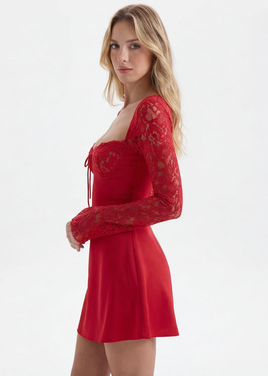 VESTITO MINI SATINATO CON MANICHE IN PIZZO