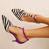 Savana™ | Scarpe con tacco a zebra con tacco viola e cinturino posteriore