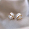 Orecchini Antoinette Luxe in Opale Bianco