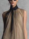 Abito senza maniche in chiffon bicolore cachi e marrone