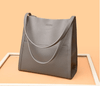 Borsa a spalla in pelle genuina di colore solido e semplice