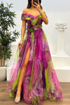 Jinnie - Abito Maxi Plissettato in Tulle con Pendenti a Fiori e Piume, Spalle Scoperte e Spacco