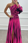 Shiloh - Vestito Maxi Elegante a Righe con Spalla Scoperta