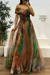 Jinnie - Abito Maxi Plissettato in Tulle con Pendenti a Fiori e Piume, Spalle Scoperte e Spacco
