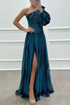 Shiloh - Vestito Maxi Elegante a Righe con Spalla Scoperta