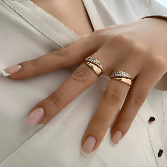 Elegante Anello d'Oro con Pietre Brillanti (1+1 GRATIS)