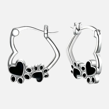 Orecchini huggie con cuore e smalto nero
