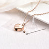 Collana commemorativa con ciondolo a forma di cuore e zampa