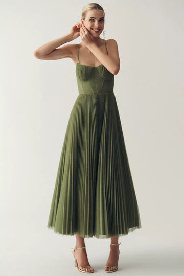 Vestito Olivia – Eleganza moderna con schiena scoperta