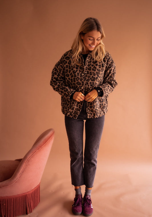 Mila™ | Giacca alla Moda con Motivo Leopardo