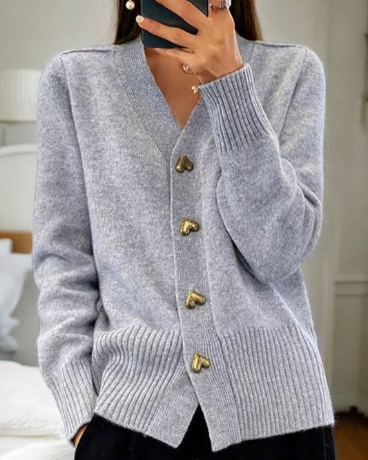 Elise – Cardigan Elegante con Bottoni a Cuore